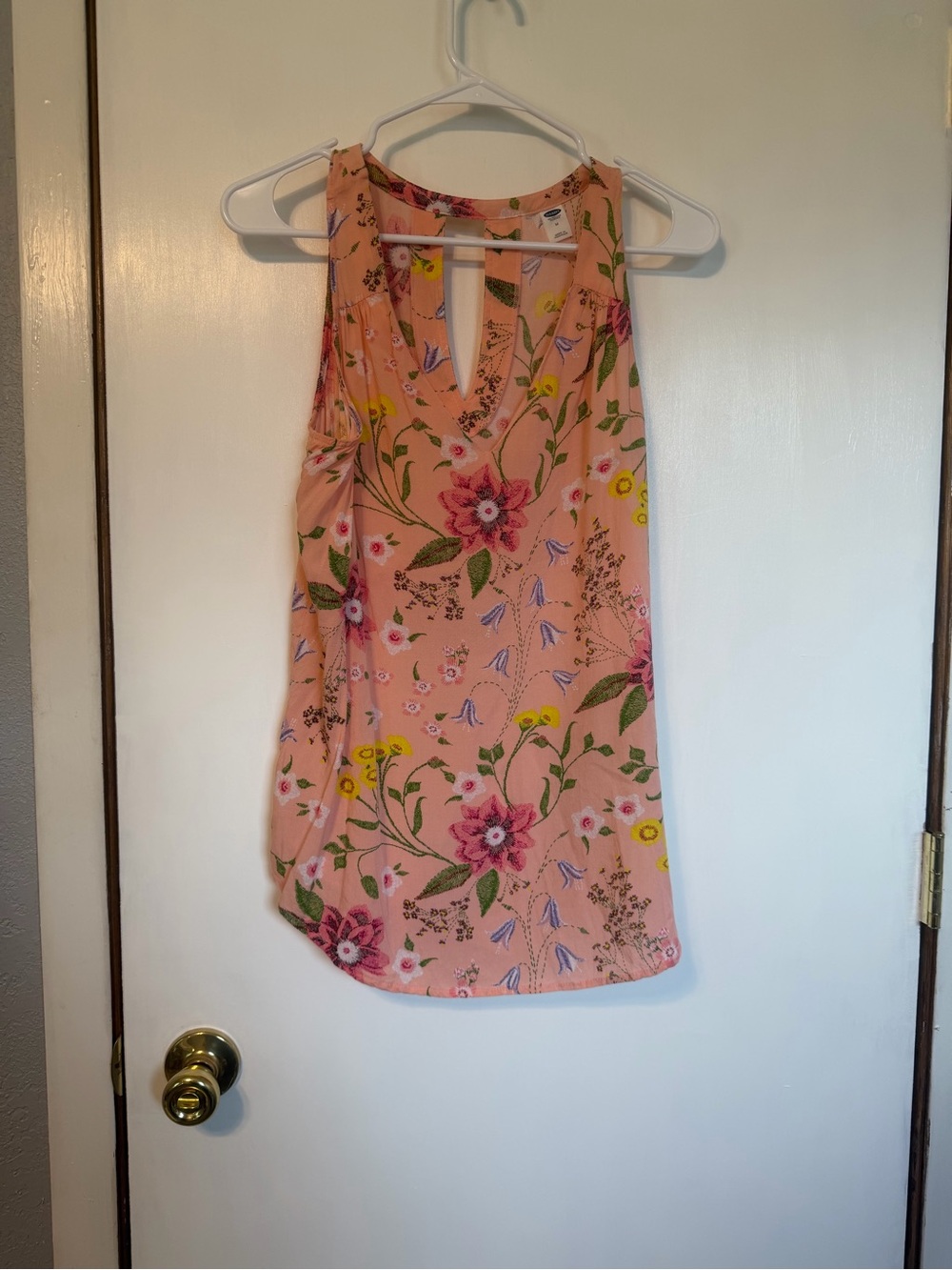 Old Navy Pink Floral V-Neck Sleeveless Camisole